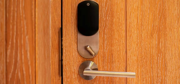 Automatic Locking Door Knob Emeryville